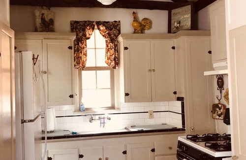 New Braunfels Cottage | River Cottage on the Comal Springs - Long term rentals