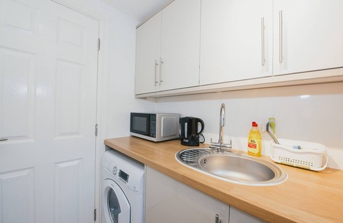Cambridge Apartment | River Court Apartments by Paymán Club