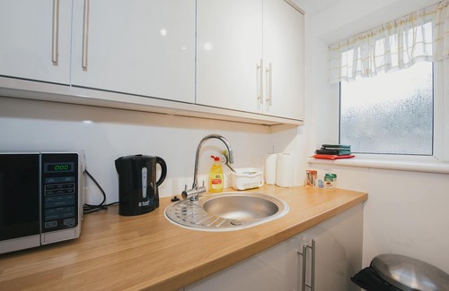 Cambridge Apartment | River Court Apartments by Paymán Club