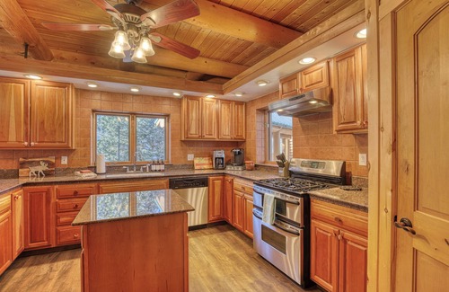 San Juan River Village House | River Front home with Hot Tub