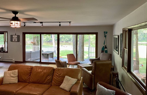 Paris House | River Front House