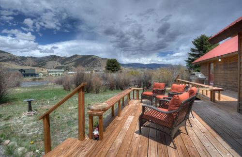 Creede House | River Oasis