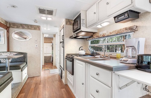 Jacksonville House | River Retreat RV Campground ~ Gym / Game Room / Sauna