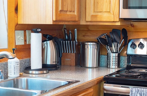 Packwood Cabin | River Run Lodge | Hot Tub, No pet fee, AC