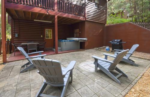 Ellijay House | River's Creekside Cabin