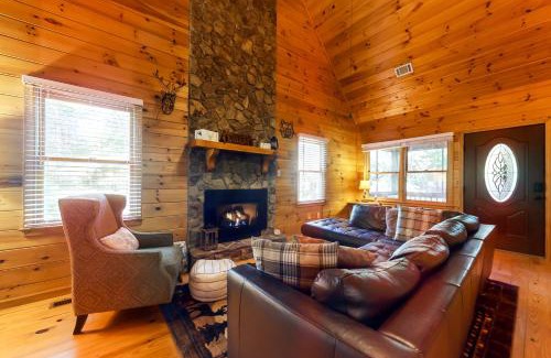Ellijay House | River's Creekside Cabin