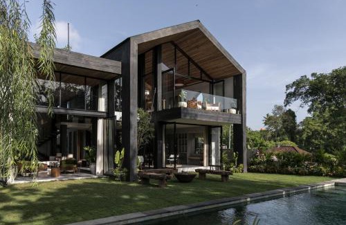 Beraban Villa | River Sanctuary, Nyanyi Beach