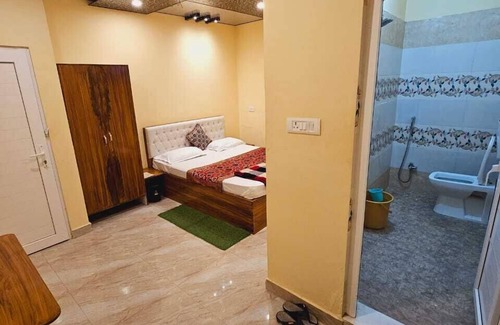 Varanasi House | River View Guest House