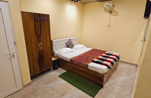 Varanasi House | River View Guest House
