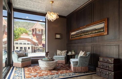Glenwood Springs House | River View, Hotel Maxwell Anderson, Bar, Pet-Friendly, Close to Train Station