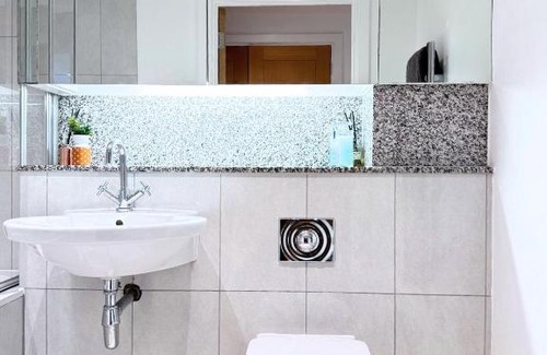 Vauxhall Apartment | River View London Eye Vauxhall 2 Bedroom Apartment
