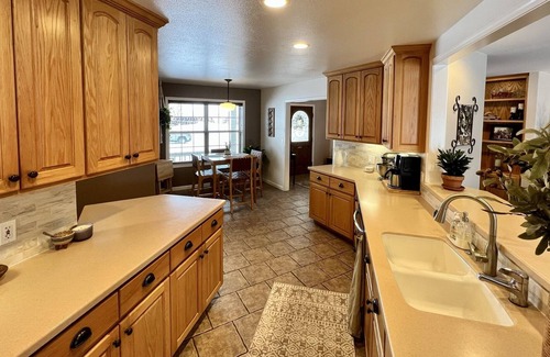 Baker City House | River Walk North - Beautiful 3 Bdrm, 2 Bath