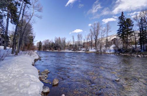 Willow Grove Apartment | River West 515 condo
