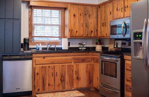 Blue Ridge Cabin | River Zen, A Toccoa River Retreat
