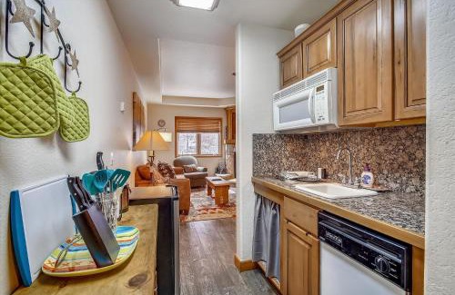 Four O'Clock Apartment | Riverbend 103