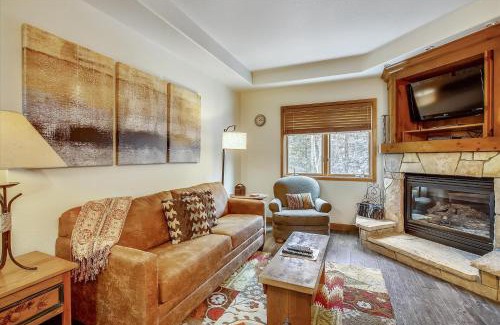 Four O'Clock Apartment | Riverbend 103