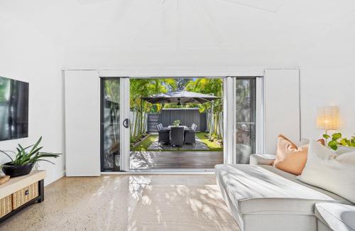 Noosa Heads Apartment | Riverbreeze - Close to Hastings 3 bed AC Pool