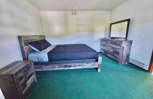 St. Joseph House | Riverfront 2 bdrm Jacuzzi Cabin with Sunset Balcony