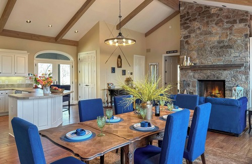 Pangburn House | Riverfront Bliss- Private River Dock & Two King rooms!