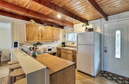 Piney Cottage | Riverfront Deck + Fire Pit: Hot Springs Retreat!