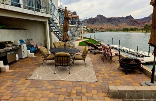 Parker Strip House | Riverfront Escape with dock