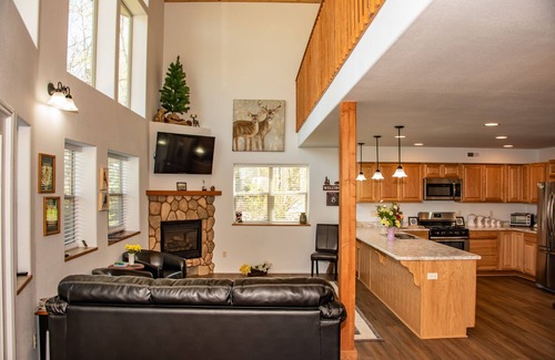 San Juan River Village House | Riverfront home surrounded by San Juan Nat'l Forest