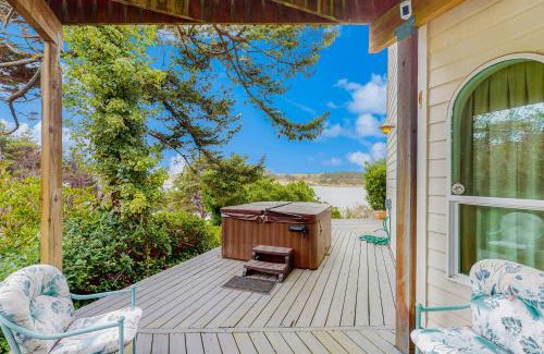 Florence House | Riverfront House