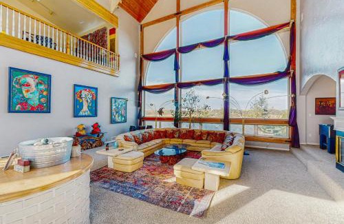 Florence House | Riverfront House
