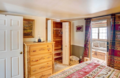 Lake Luzerne-Hadley Cabin | Riverfront Log Cabin on the Hudson w/ Private Dock