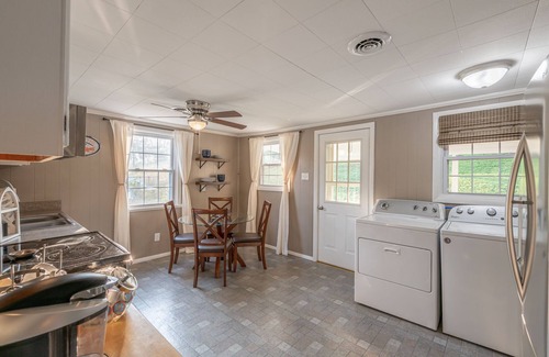 Bluff City House | Riverfront | Pvt Dock | Trout Fishing | Firepit | Hot Tub