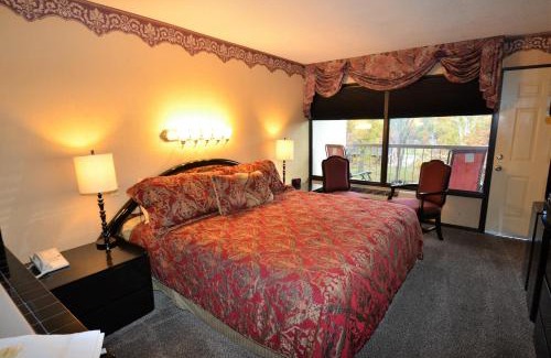 Pigeon Forge Hotel | Rivergate Mountain Lodge