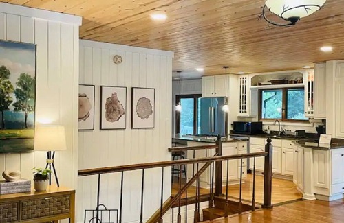Burnsville House | Riverlanding 4 bdrm home River and Mountain Views