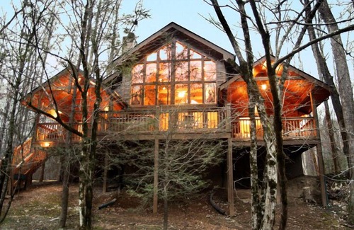Gatlinburg - Pigeon Forge Cabin | Rivers Edge