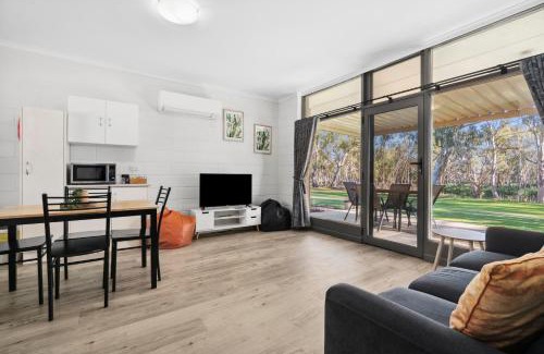 Paringa House | Riversands Rest Accommodation Paringa - Coobah Cottage