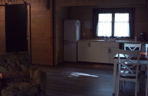 Bracebridge Cabin | Riverside cabin in the woods
