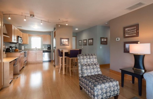 Old Town Chinatown Condo | Riverside condo, high speed internet, pool & hot tub, safe, free deeded parking.