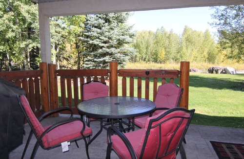 East Kootenay House | Riverside Condo. Perfect for your next adventure.