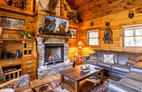 Altamont House | Riverside Home Near Linville Gorge