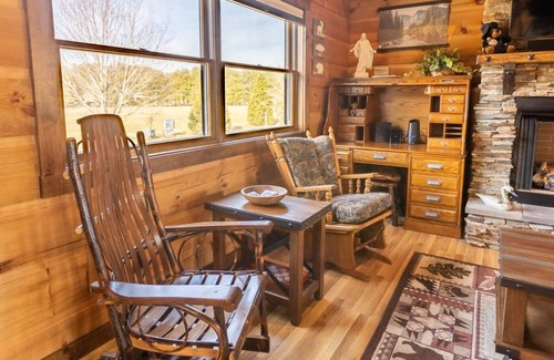 Altamont House | Riverside Home Near Linville Gorge