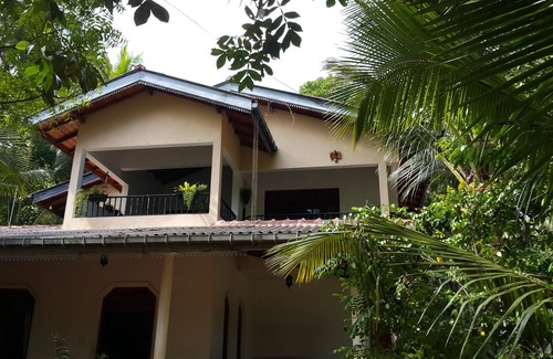 Sirimalwatta Apartment | Riverside Homestay Apartments