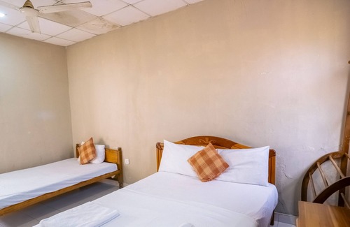 Dadugama Hotel | Riverside Hotel Colombo