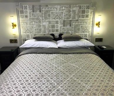 Ely Hotel | Riverside Inn