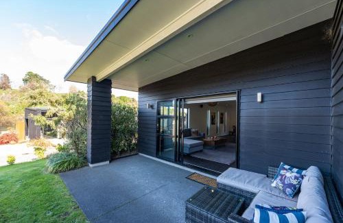Rangatira Park House | Riverside