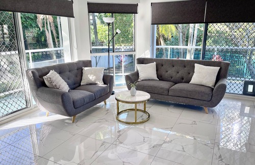 Surfers Paradise Apartment | Riverside Retreat in the Heart of Surfers Paradise-2BR Apartment Pool & Marina