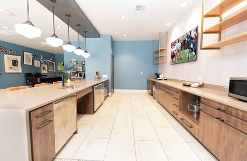 Tuscaloosa Condo | Riverside Retreat with Stunning Views, Pool, and Prime Tuscaloosa Location!