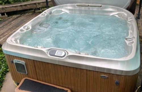 Elora House | Riverside Retreat with Sauna & Hot Tub in Elora