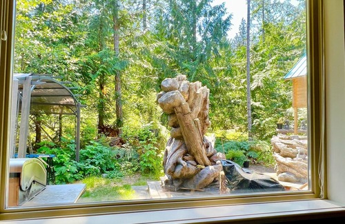 Regional District of Nanaimo Cottage | Riverside Suite & Waterfall Retreat