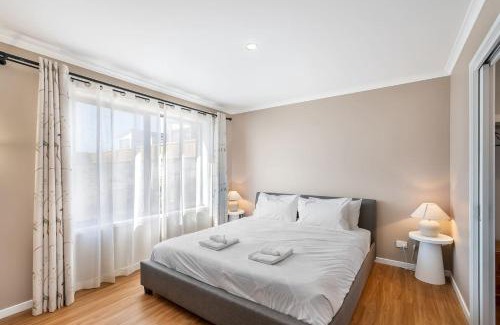 Granton House | Riverview Family Retreat Spacious 4BR Home, Views