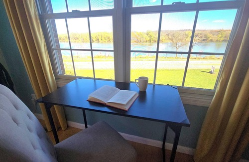 Aurora House | Riverview Home Near Creation Museum/Ark/Ski/Bikes/Cincinnati/Hot Tub-Sleeps 11