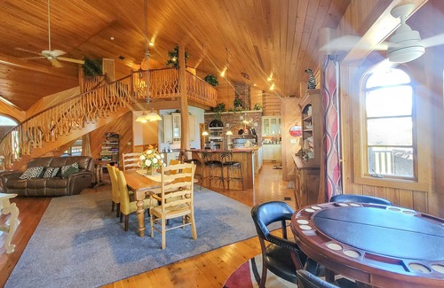 Astor Cabin | Riverview- Log Cabin- Special pricing October/November BOOK NOW!